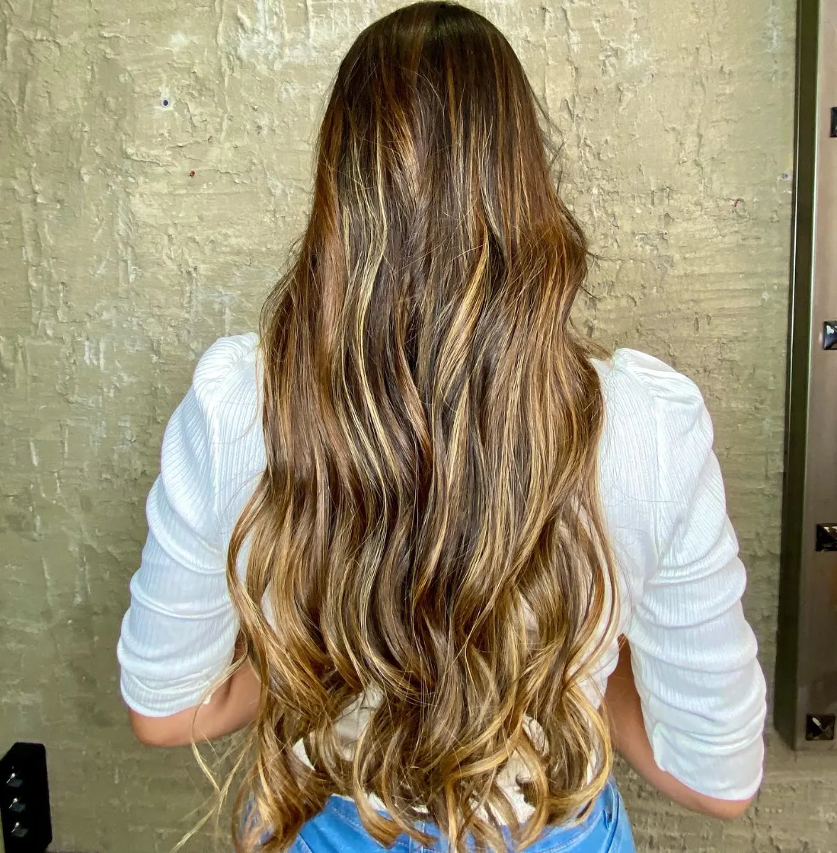 Melena larga con ondas y mechas – Gema Rebolo Badajoz