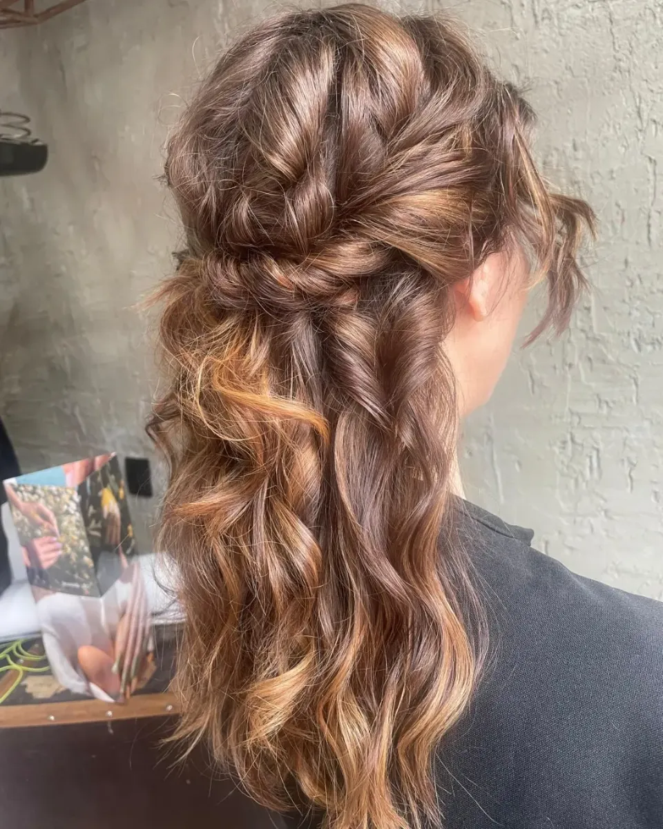 Semirecogido con rizos para boda – Gema Rebolo Badajoz